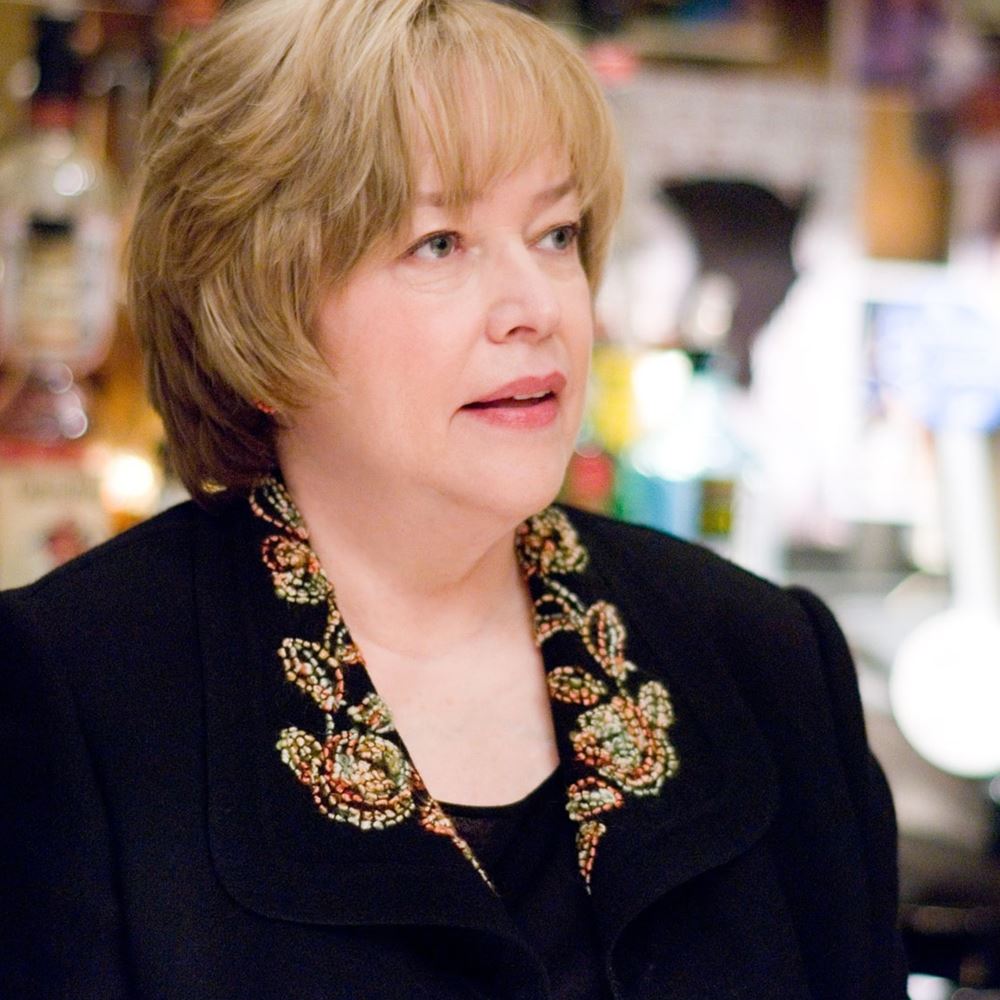 1118Full Kathy Bates