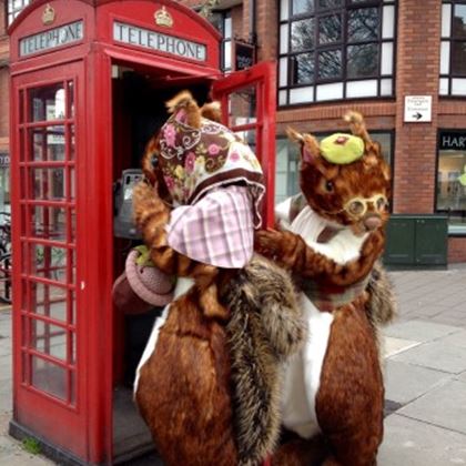 Cirqu Delight Nutkins In Phone Box
