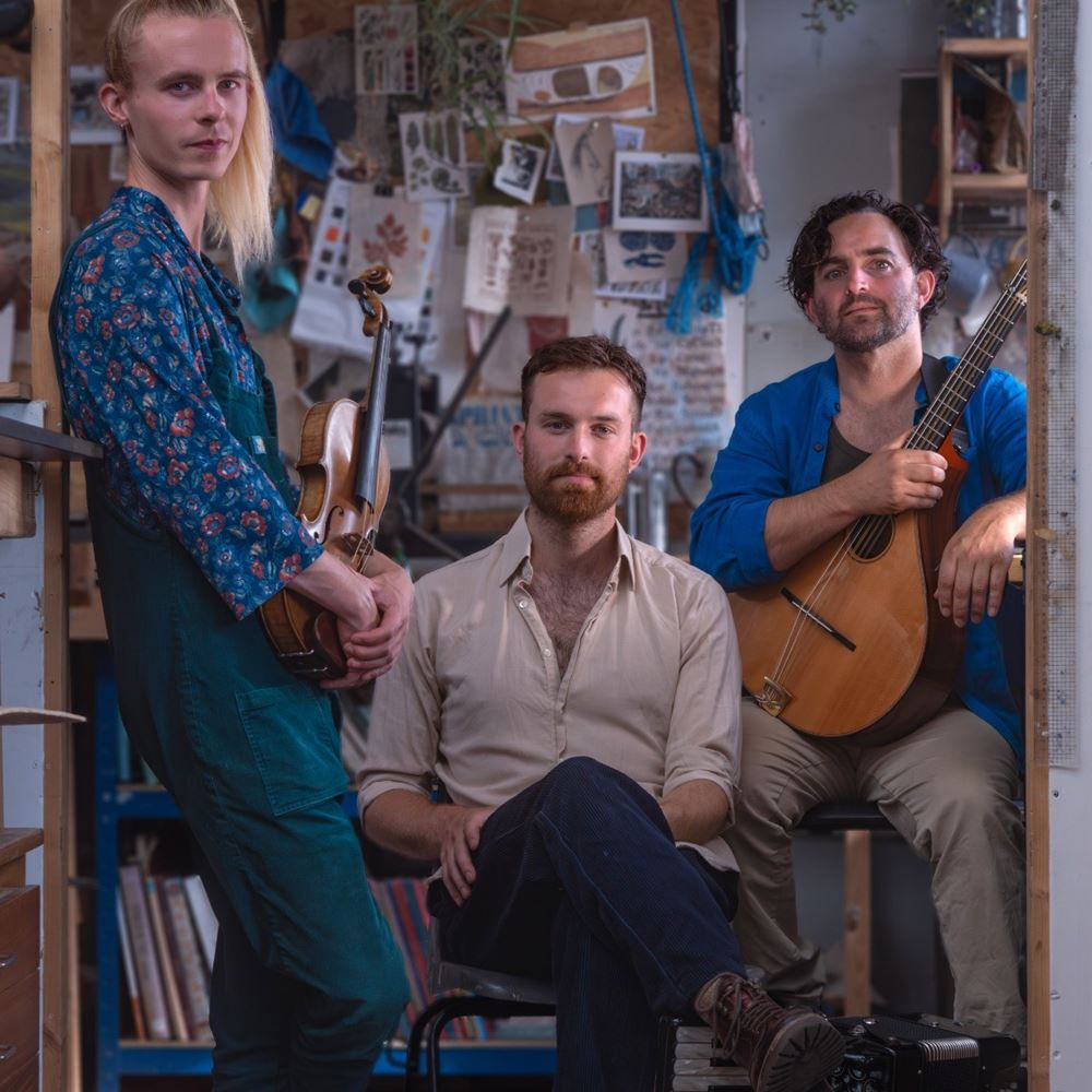 Tarren New Folk Trio 2